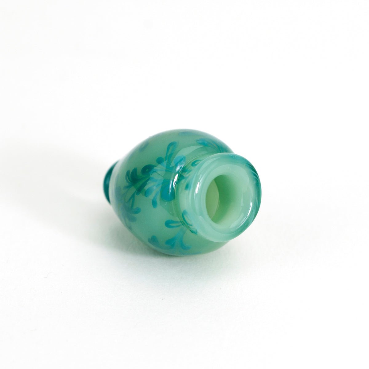 Green vase laying down attachment for puffco product