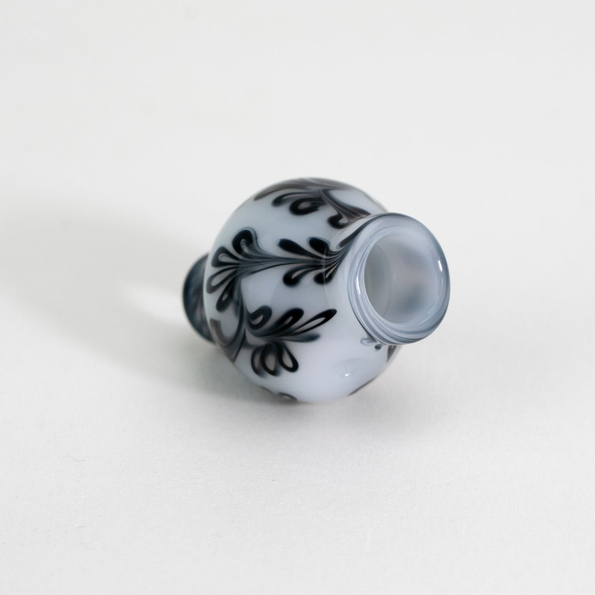 Pivot top piece black and white flower design puffco