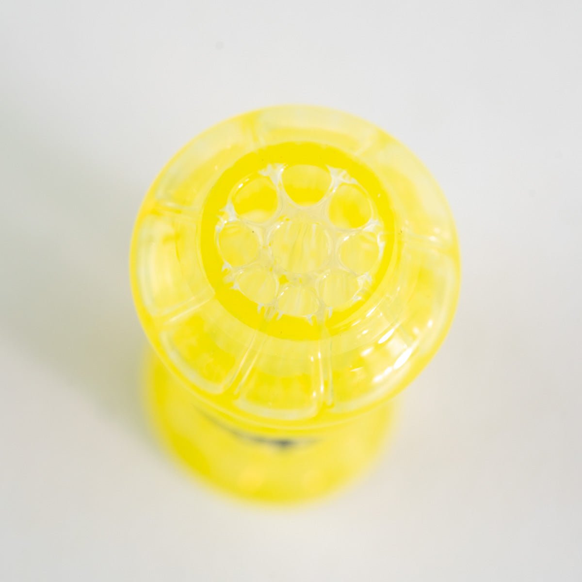 Compact plume style glass attachment for pivot setup