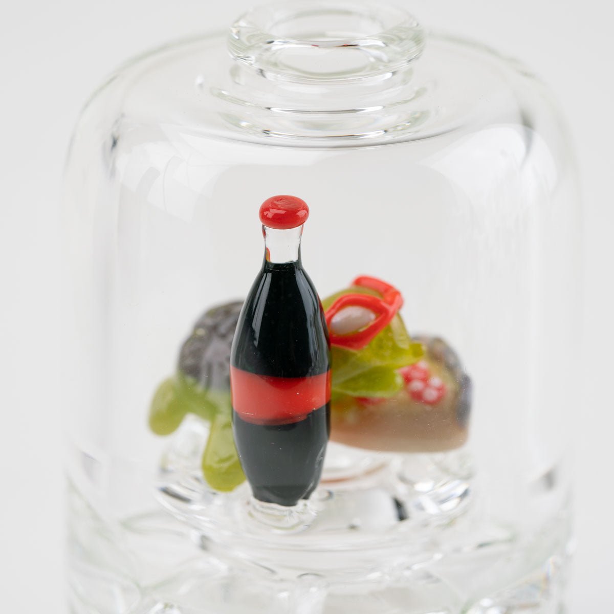 ollectible Puffco dry top with Raphael pizza party theme in clear borosilicate glass.