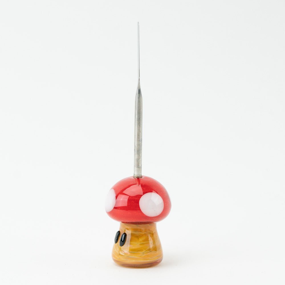 Red mushroom dabber for handling wax, rosin, sauce, and similar concentrates